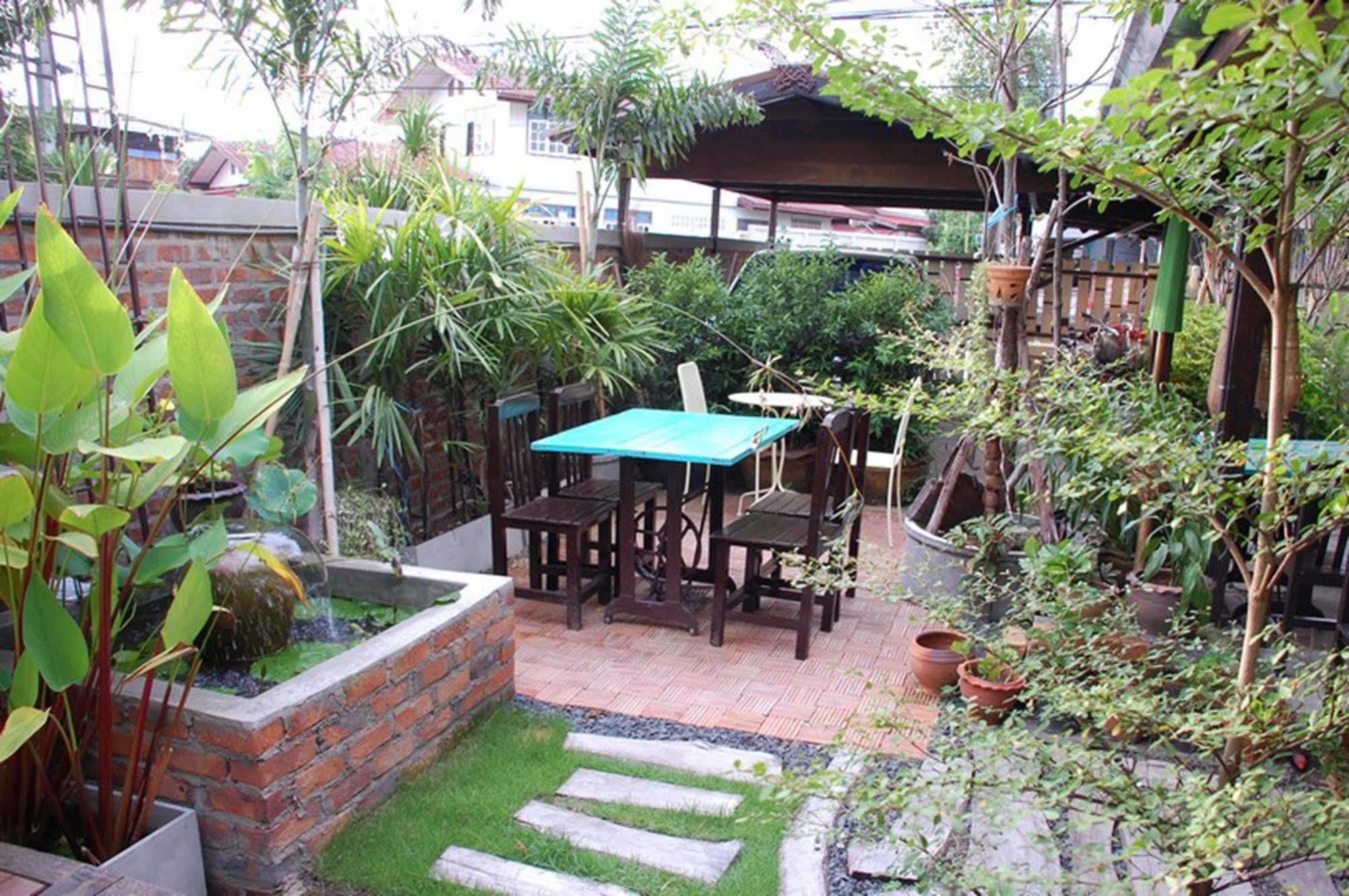 The Outside Inn Ubon Ratchathani Exterior photo